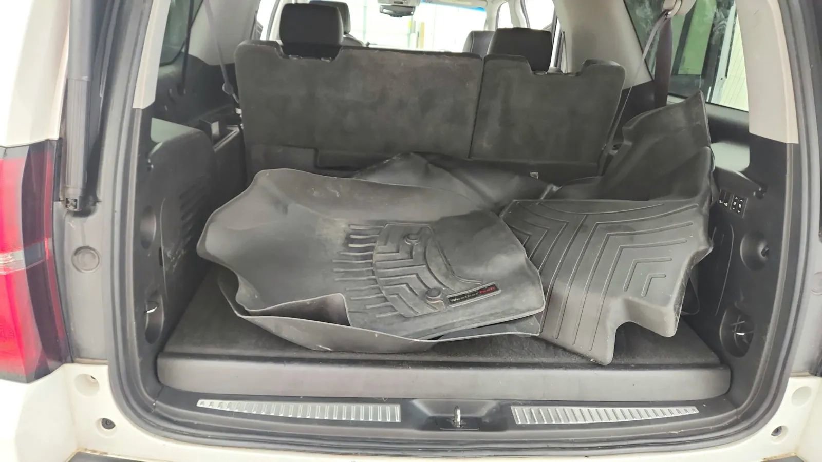 Used 2015 Chevrolet Suburban LTZ image 19