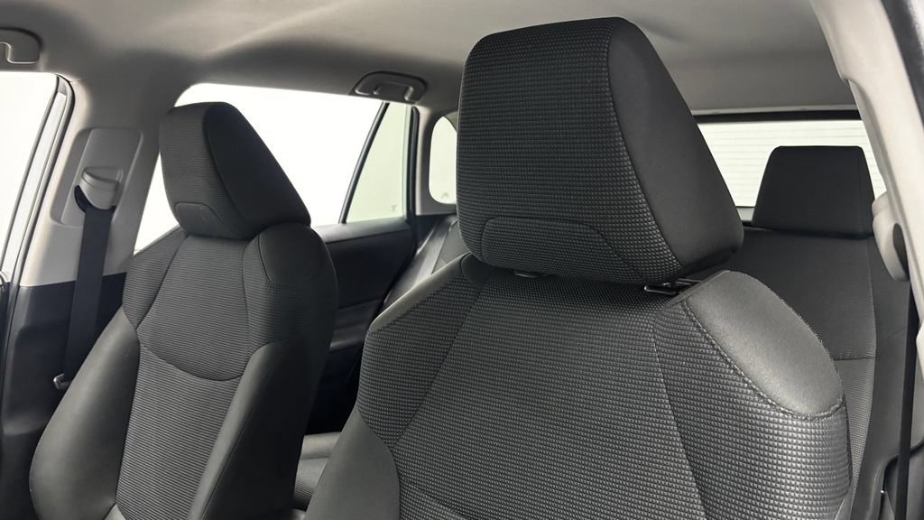 Used 2025 Toyota RAV4 LE FWD image 15