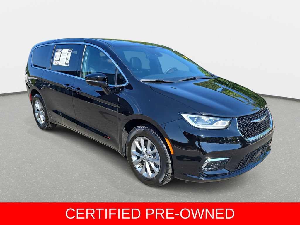 Used 2026 Chrysler Pacifica Select AWD/4WD image 3