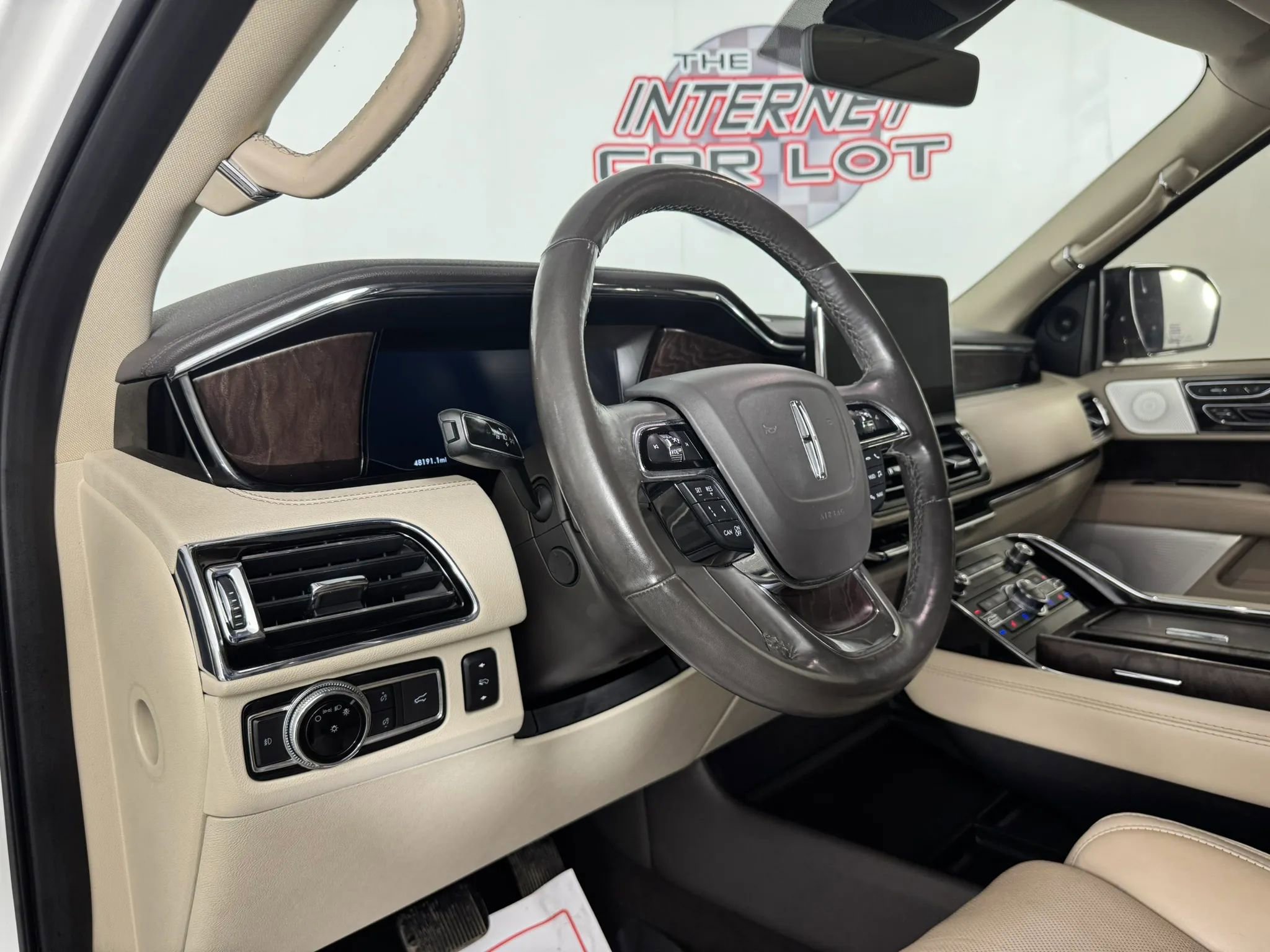Used 2021 Lincoln Navigator Reserve w/ Luxury Package image 10