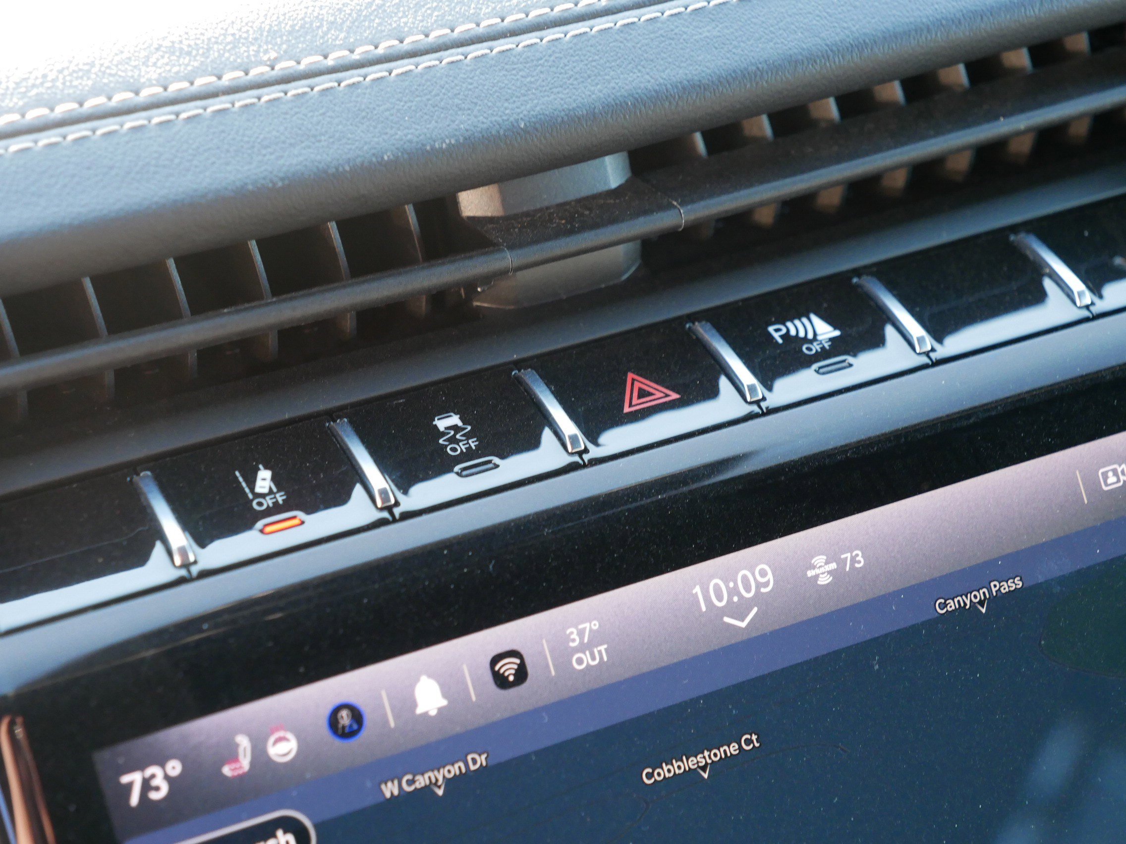 Used 2024 Jeep Grand Cherokee L Overland w/ Advanced Protech Group III AWD/4WD image 35