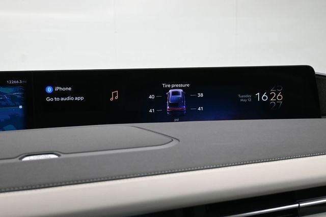 Certified 2025 Lincoln Navigator Reserve AWD/4WD image 18