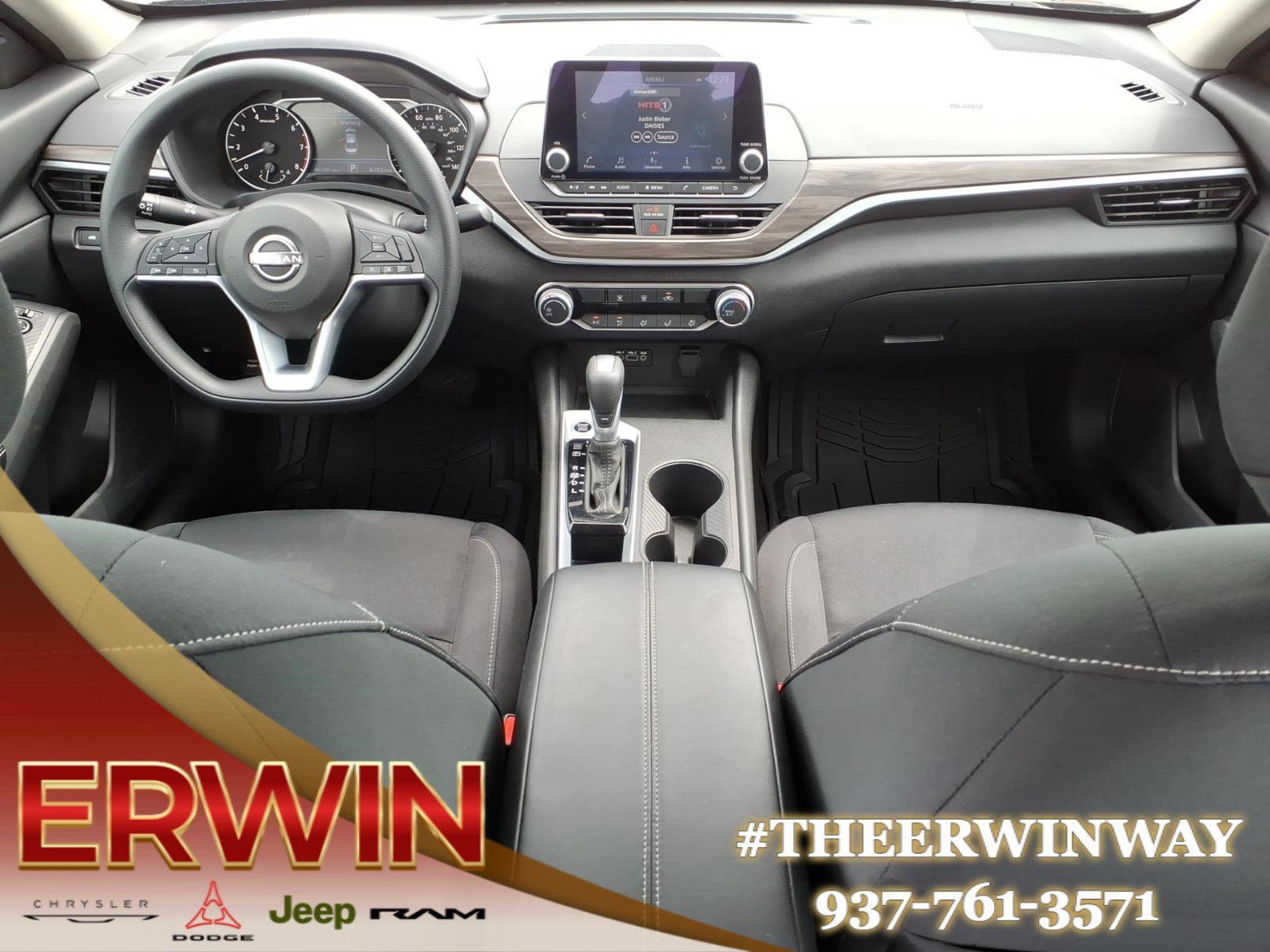 Used 2025 Nissan Altima 2.5 SV FWD image 24