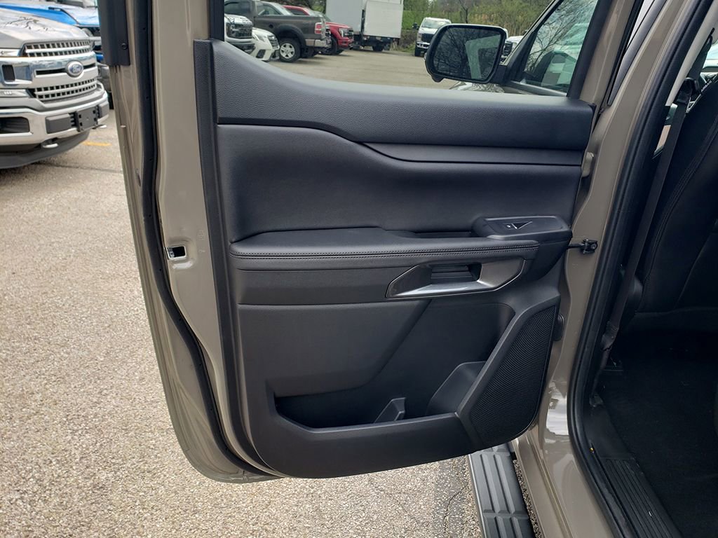 New 2025 Ford Ranger Lariat w/ Black Appearance Package AWD/4WD image 12