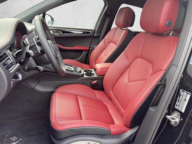 Used 2026 Porsche Macan Turbo image 12