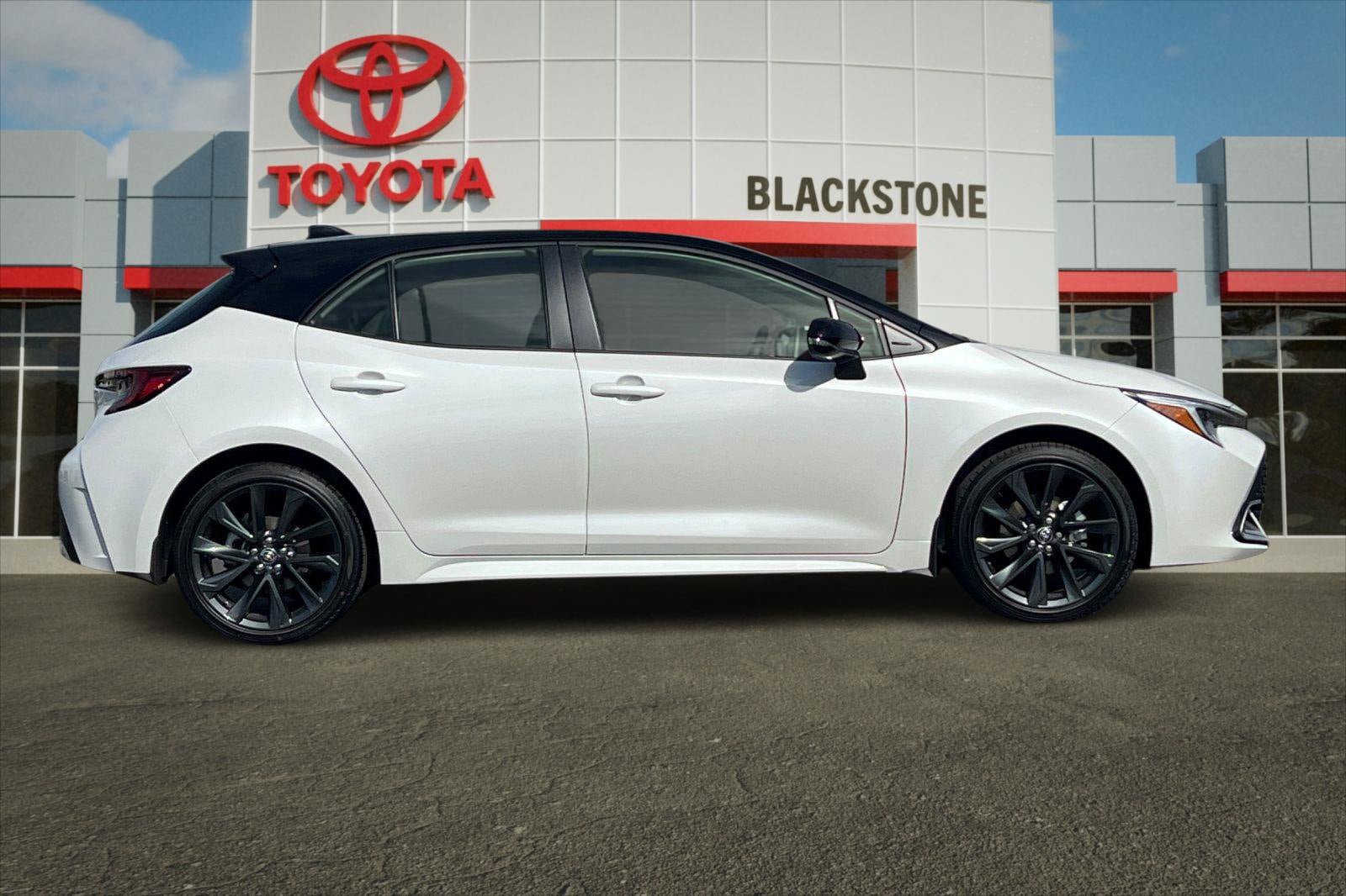 Certified 2026 Toyota Corolla XSE FWD image 2