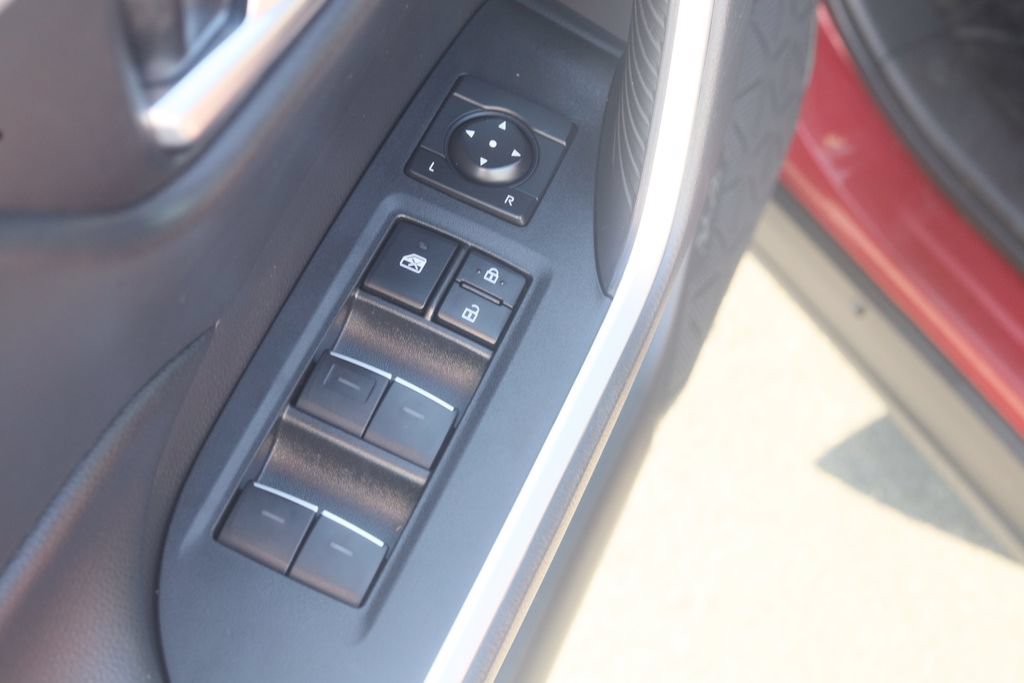 Used 2022 Toyota RAV4 XLE w/ Convenience Package AWD/4WD image 28