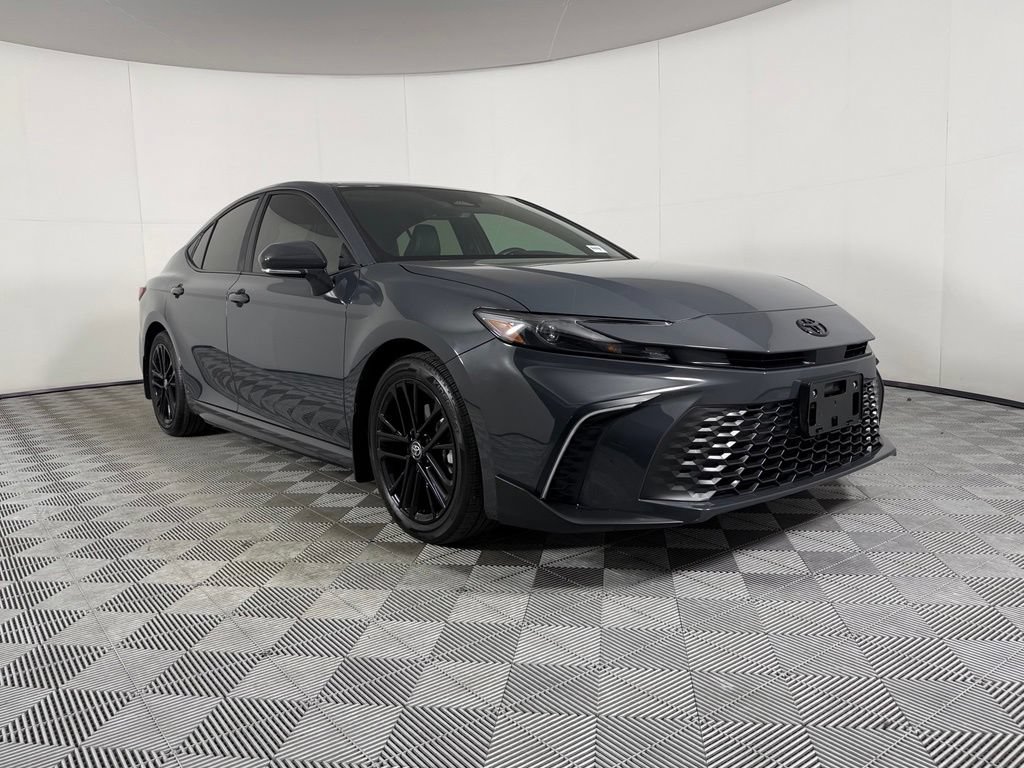Used 2026 Toyota Camry SE w/ Convenience Package FWD image 4