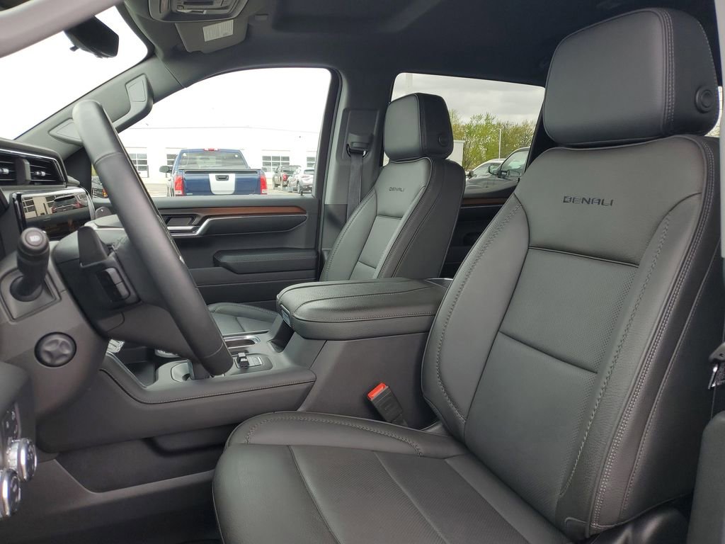 Used 2024 GMC Sierra 1500 Denali w/ Technology Package AWD/4WD image 5