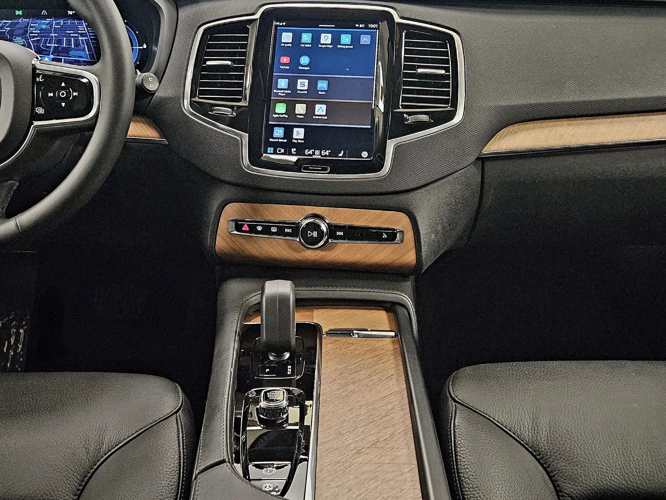 Used 2024 Volvo XC90 T8 Plus w/ Protection Package Premier image 14