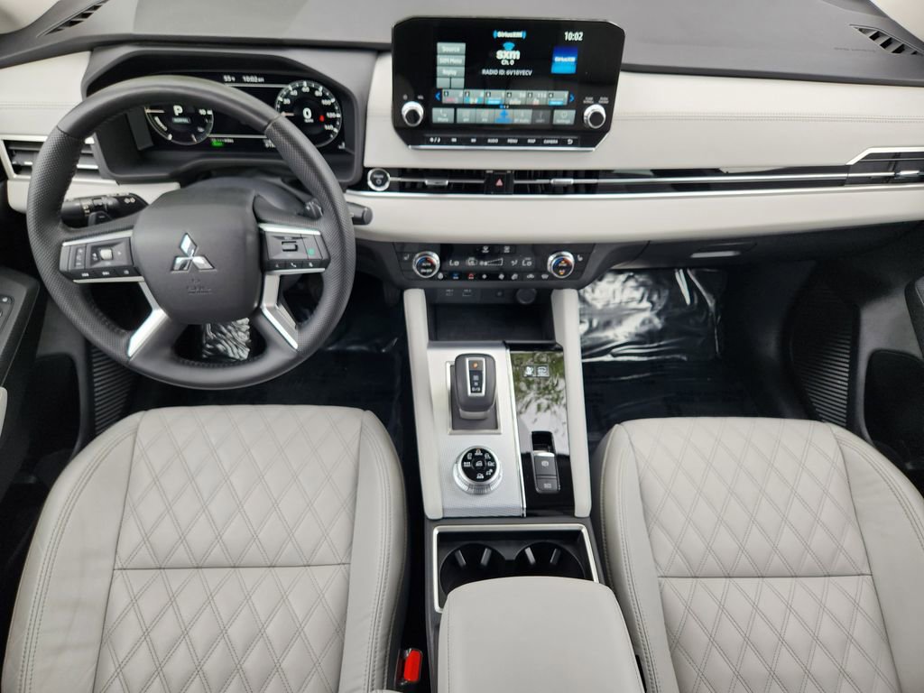 Used 2023 Mitsubishi Outlander 4WD Plug-In Hybrid image 15