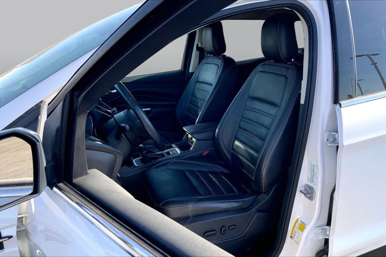 Used 2019 Ford Escape Titanium FWD image 8