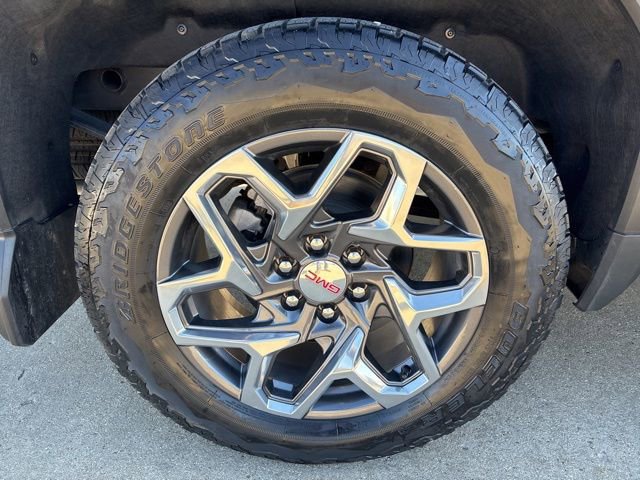 Used 2024 GMC Sierra 1500 SLT AWD/4WD image 10