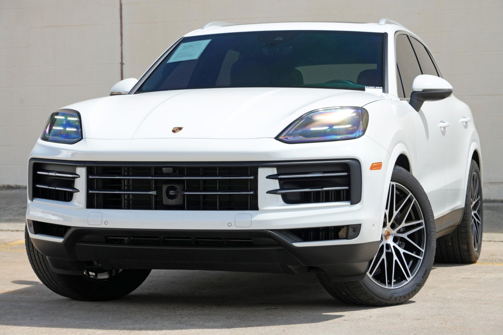 Used 2025 Porsche Cayenne w/ Premium Package Plus AWD/4WD image 3