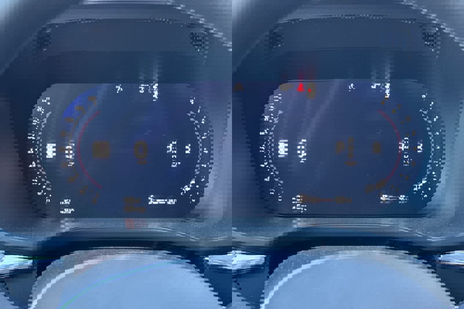 Used 2025 Volvo XC60 B5 Plus image 28