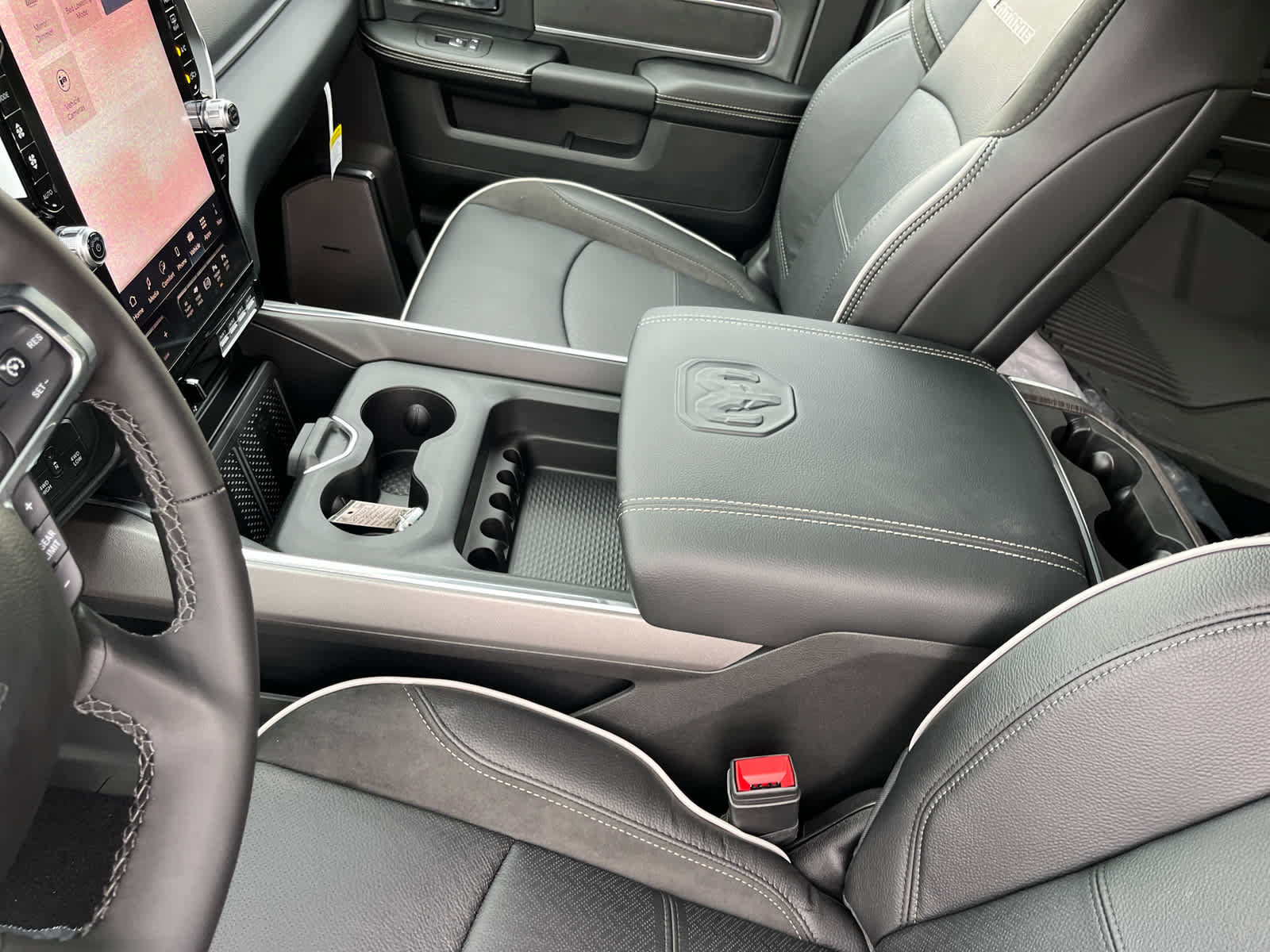 New 2026 RAM 3500 Laramie AWD/4WD image 23