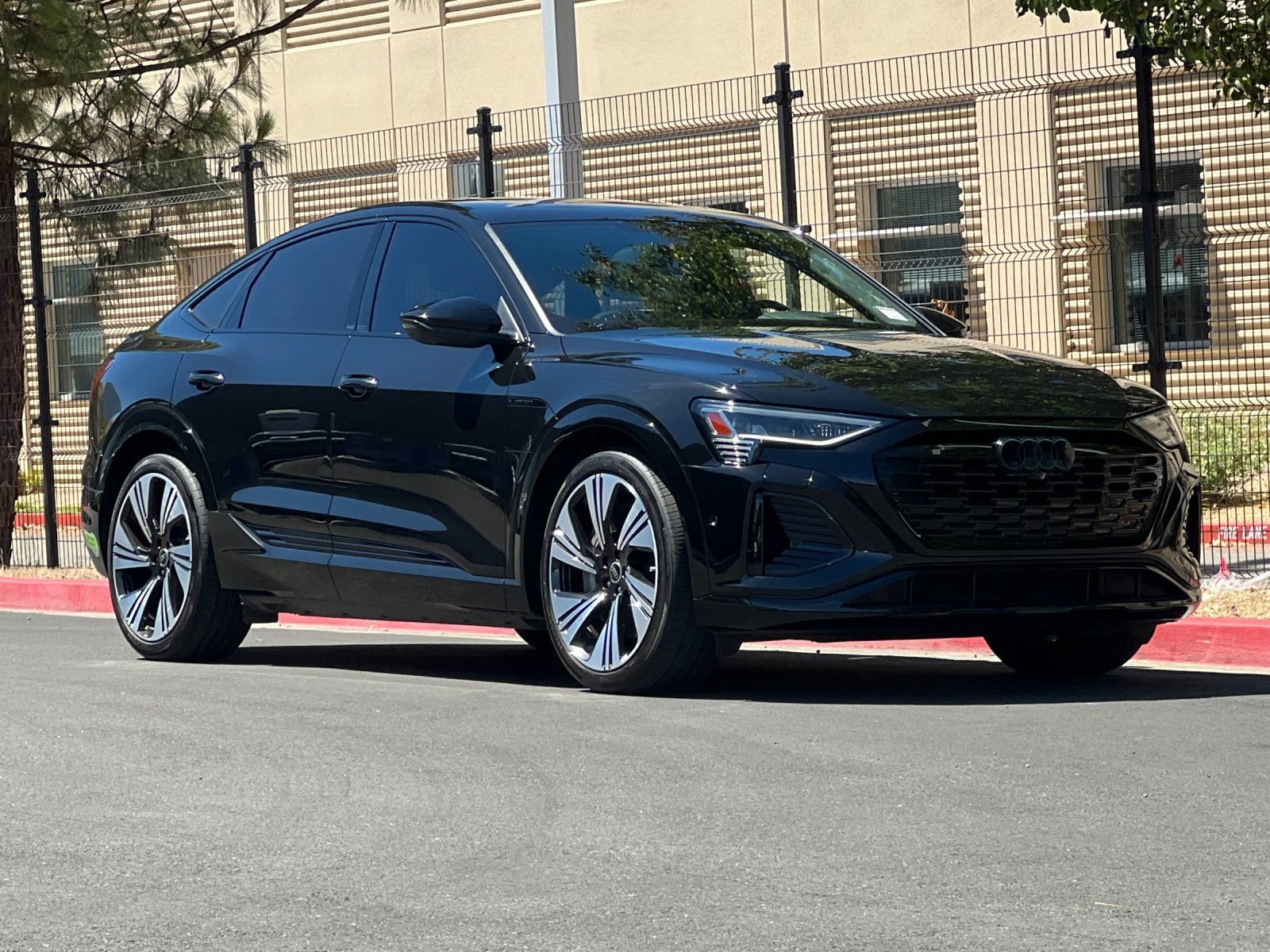 Used 2024 Audi Q8 e-tron Prestige w/ Prestige Package AWD/4WD image 8