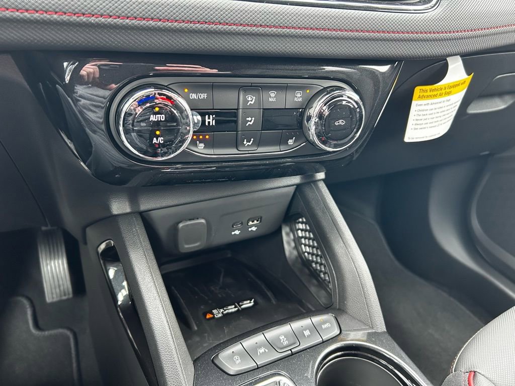 Used 2026 Chevrolet TrailBlazer RS w/ Convenience Package AWD/4WD image 14