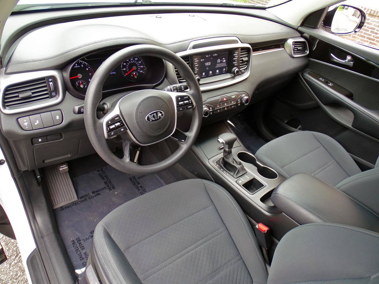 Used 2020 Kia Sorento LX FWD image 12