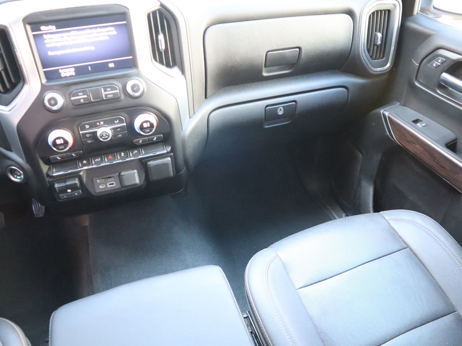 Used 2021 GMC Sierra 1500 SLT w/ Max Trailering Package image 32