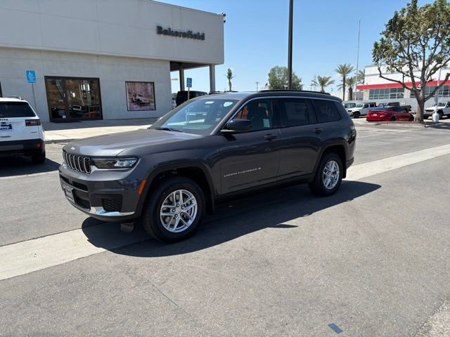New 2026 Jeep Grand Cherokee L Laredo w/ MOPAR Finishing Package AWD/4WD image 1