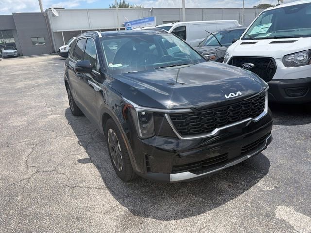 Used 2025 Kia Sorento S w/ Panoramic Sunroof Package FWD image 3