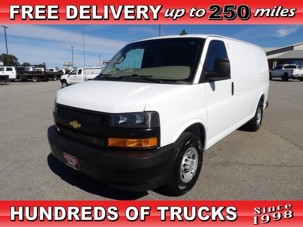 Used 2022 Chevrolet Express 3500 w/ Driver Convenience Package image 1