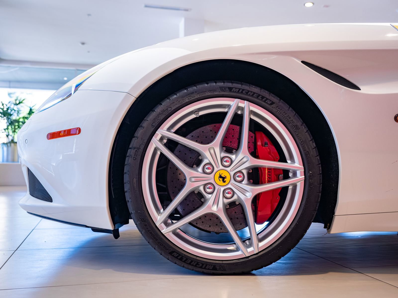 Certified 2016 Ferrari California T RWD image 3