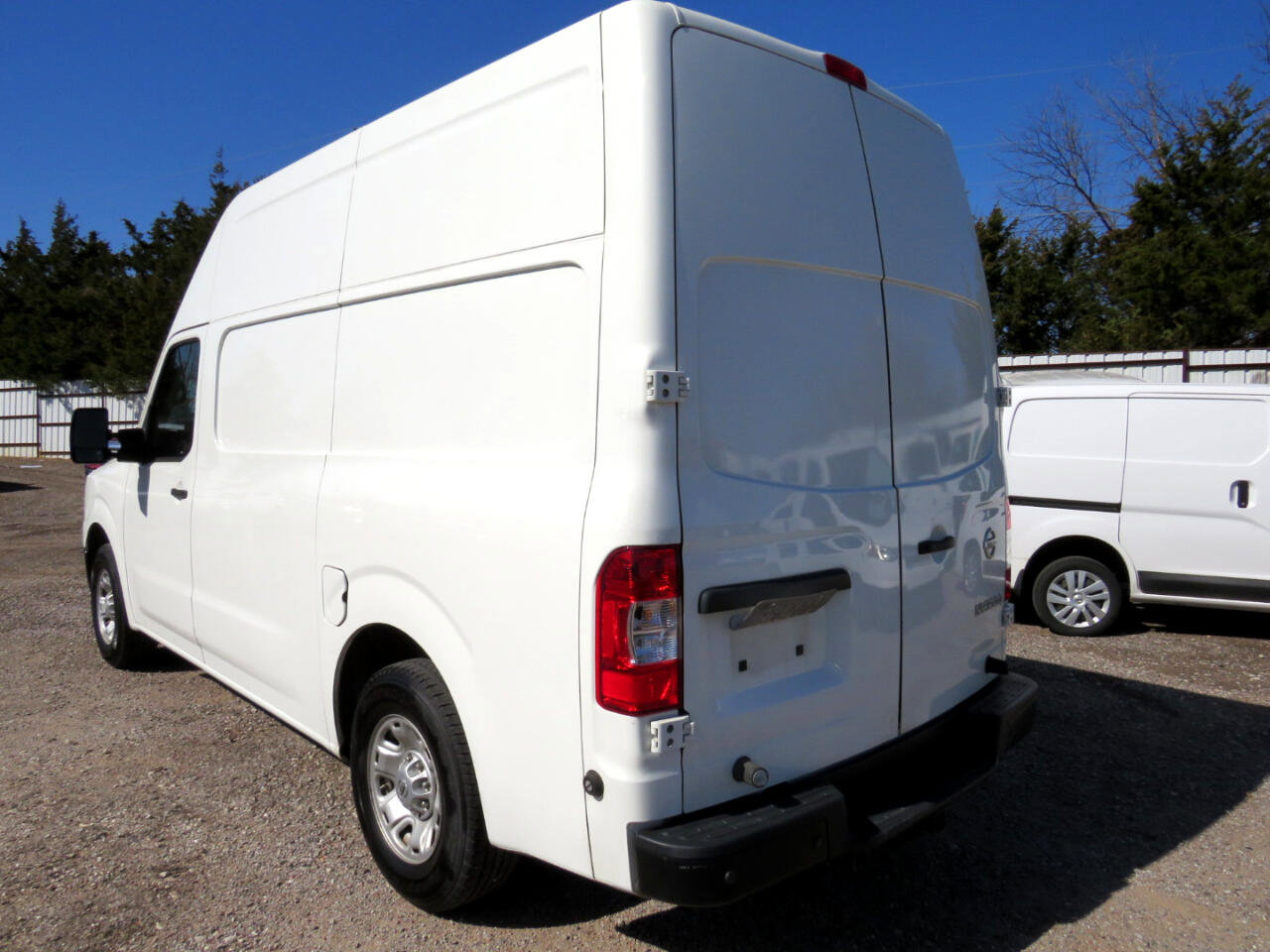 Used 2017 Nissan NV 3500 SV image 7