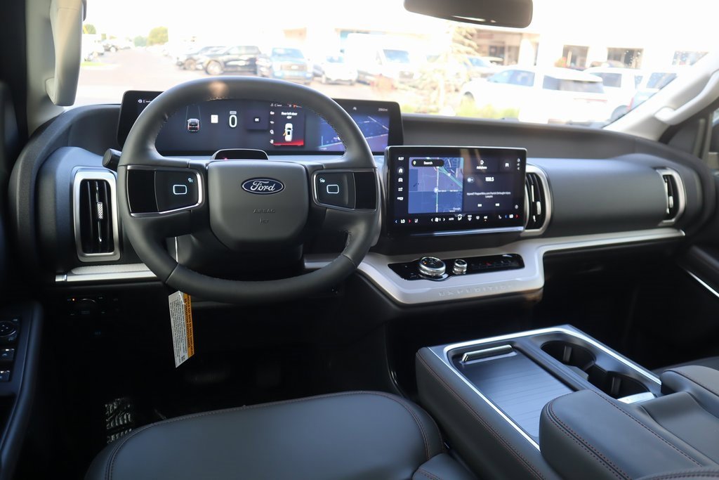 New 2025 Ford Expedition Active image 2