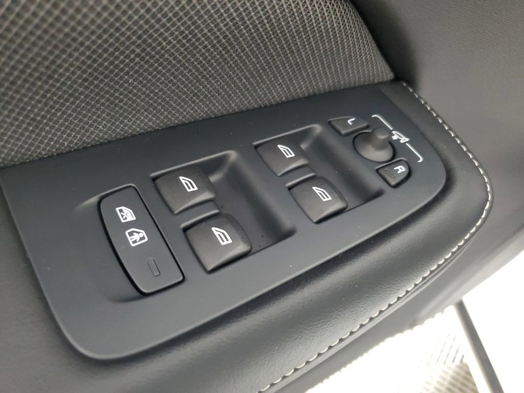 Used 2024 Volvo V60 T8 Polestar w/ Protection Package Premier image 22