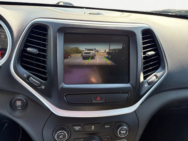 Used 2018 Jeep Cherokee Latitude Plus FWD image 23
