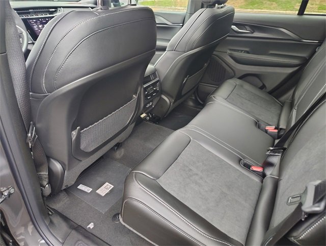 New 2025 Jeep Grand Cherokee Altitude image 30