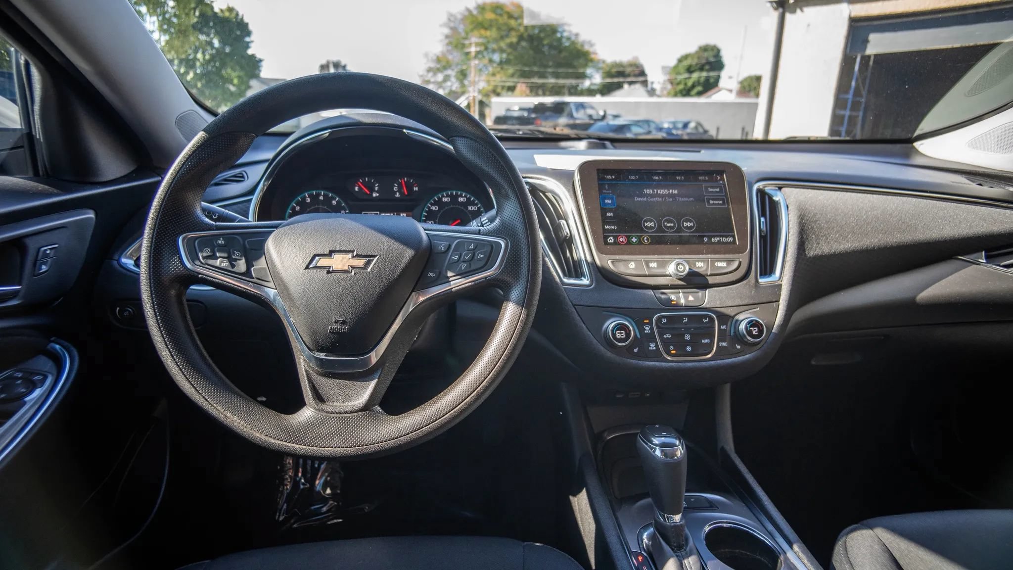 Used 2020 Chevrolet Malibu LT FWD image 19