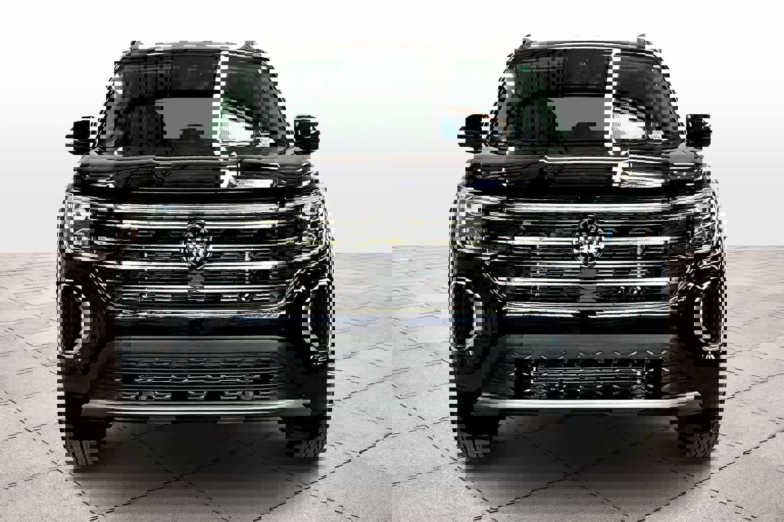 Used 2025 Volkswagen Atlas SE image 3