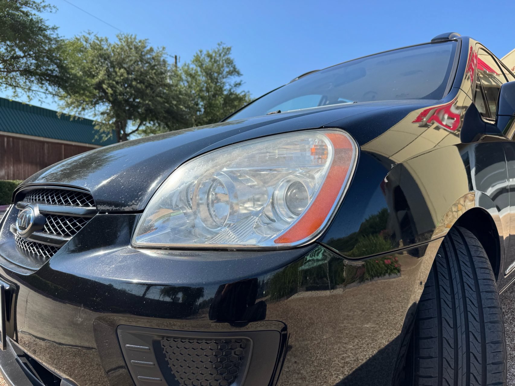 Used 2008 Kia Rondo LX FWD image 4