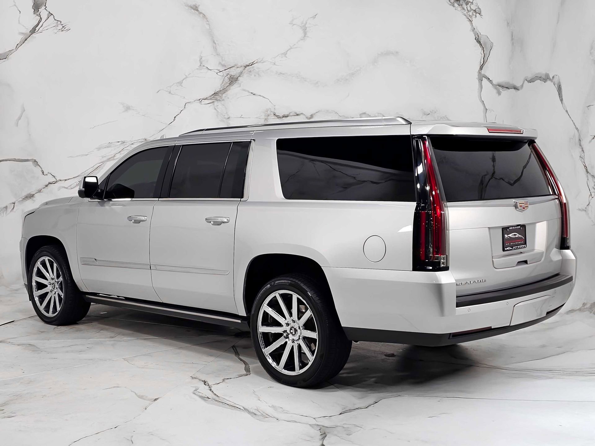 Used 2016 Cadillac Escalade ESV Platinum AWD/4WD image 11