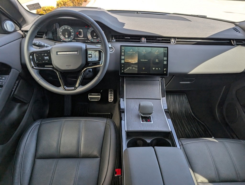 Used 2024 Land Rover Range Rover Evoque Dynamic SE image 9