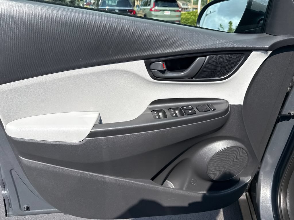 Certified 2023 Hyundai Kona SEL w/ Cargo Package FWD image 9