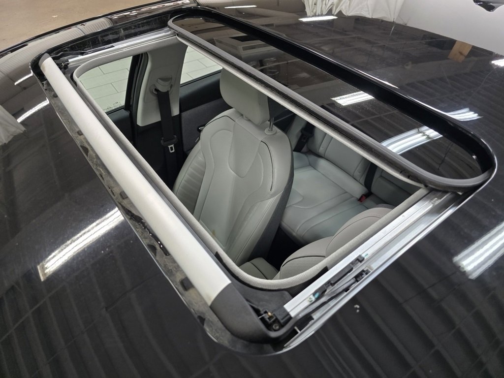 Used 2024 Hyundai Elantra Limited image 3