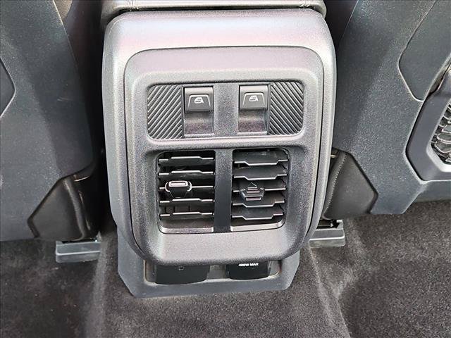 Used 2025 Ford Bronco Badlands AWD/4WD image 17