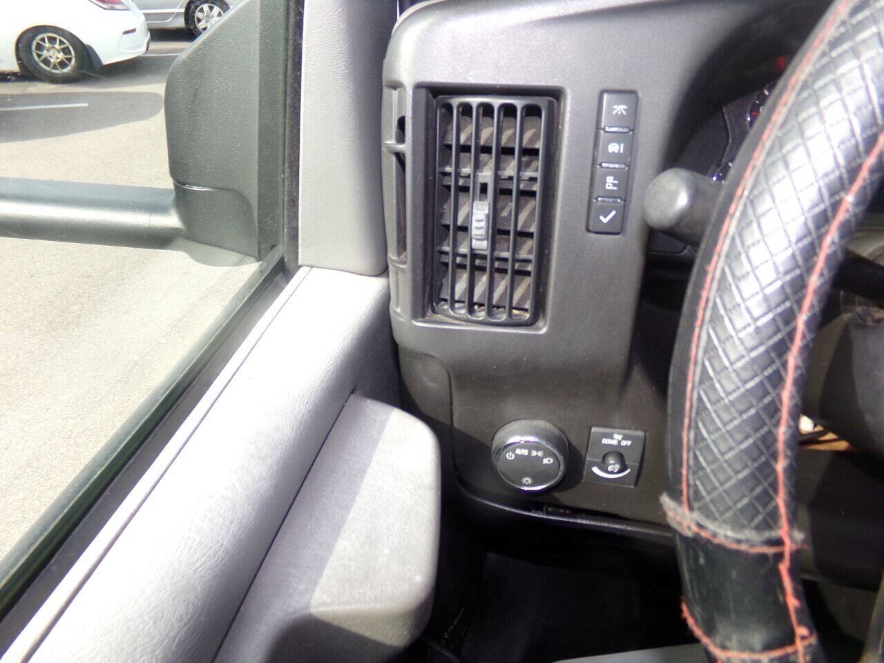 Used 2009 Chevrolet Express 3500 RWD image 44