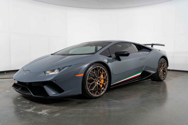 Used 2018 Lamborghini Huracan Performante image 3