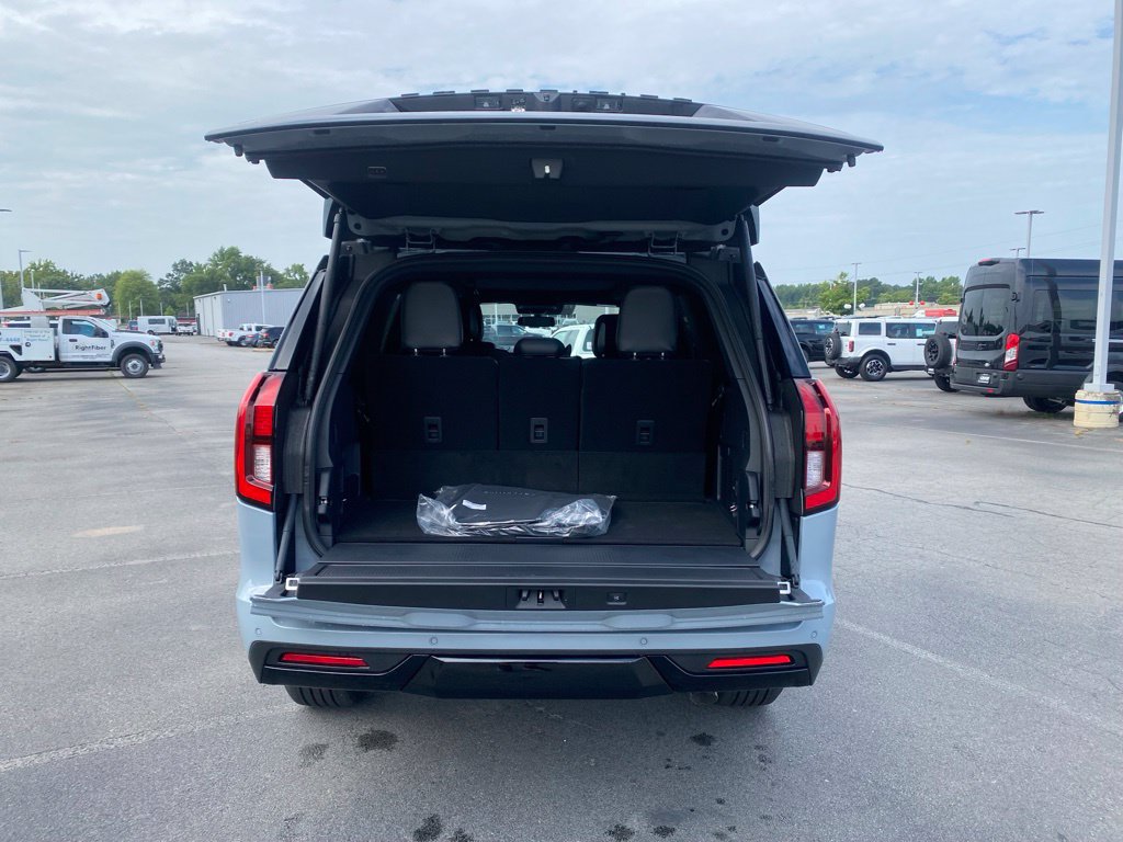 New 2027 Ford Expedition Platinum w/ Stealth Performance Package AWD/4WD image 9