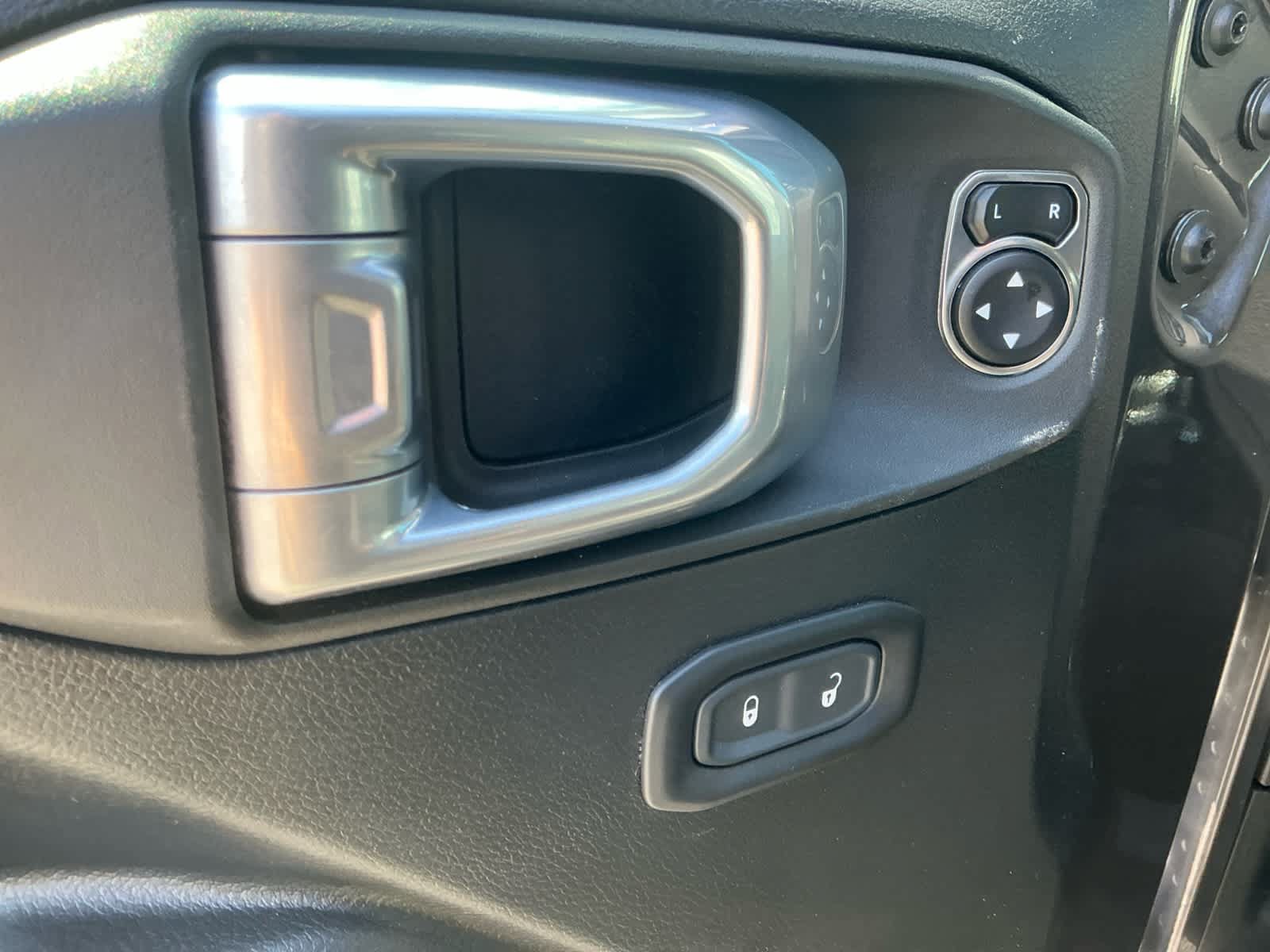 Used 2021 Jeep Wrangler Unlimited Sport AWD/4WD image 19