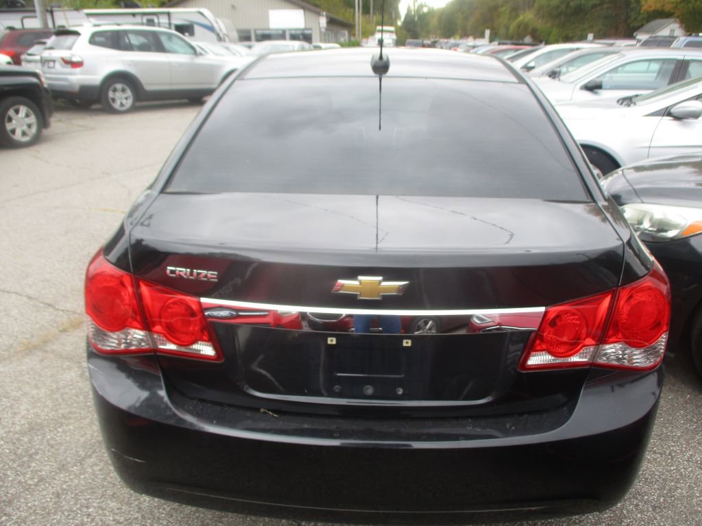 Used 2015 Chevrolet Cruze LS image 6