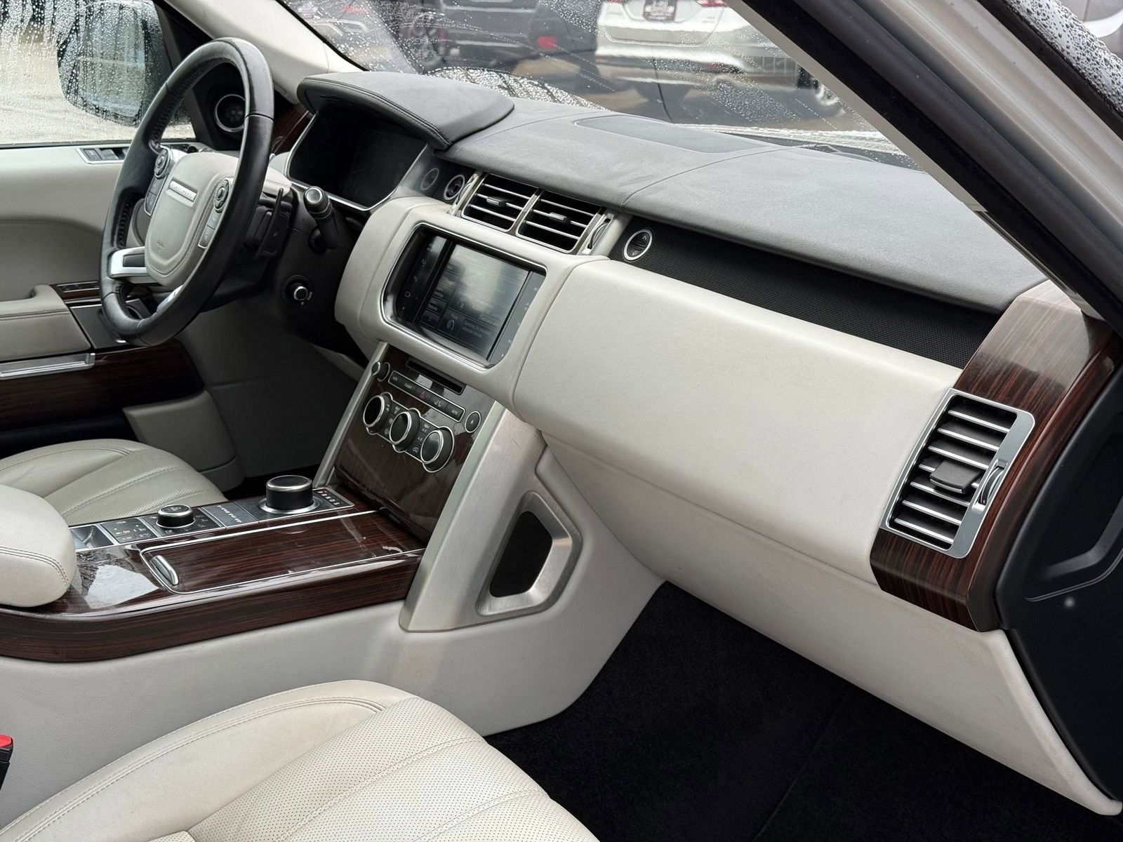 Used 2015 Land Rover Range Rover Long Wheelbase Supercharged image 31