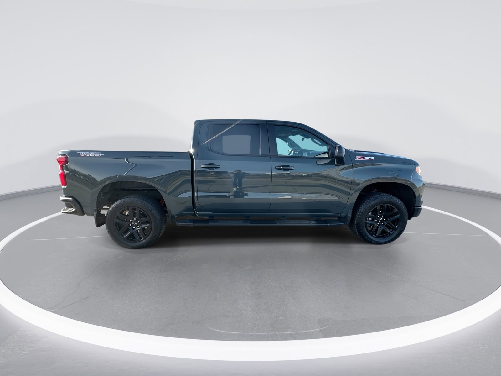 Used 2025 Chevrolet Silverado 1500 LT Trail Boss w/ Convenience Package II AWD/4WD image 9