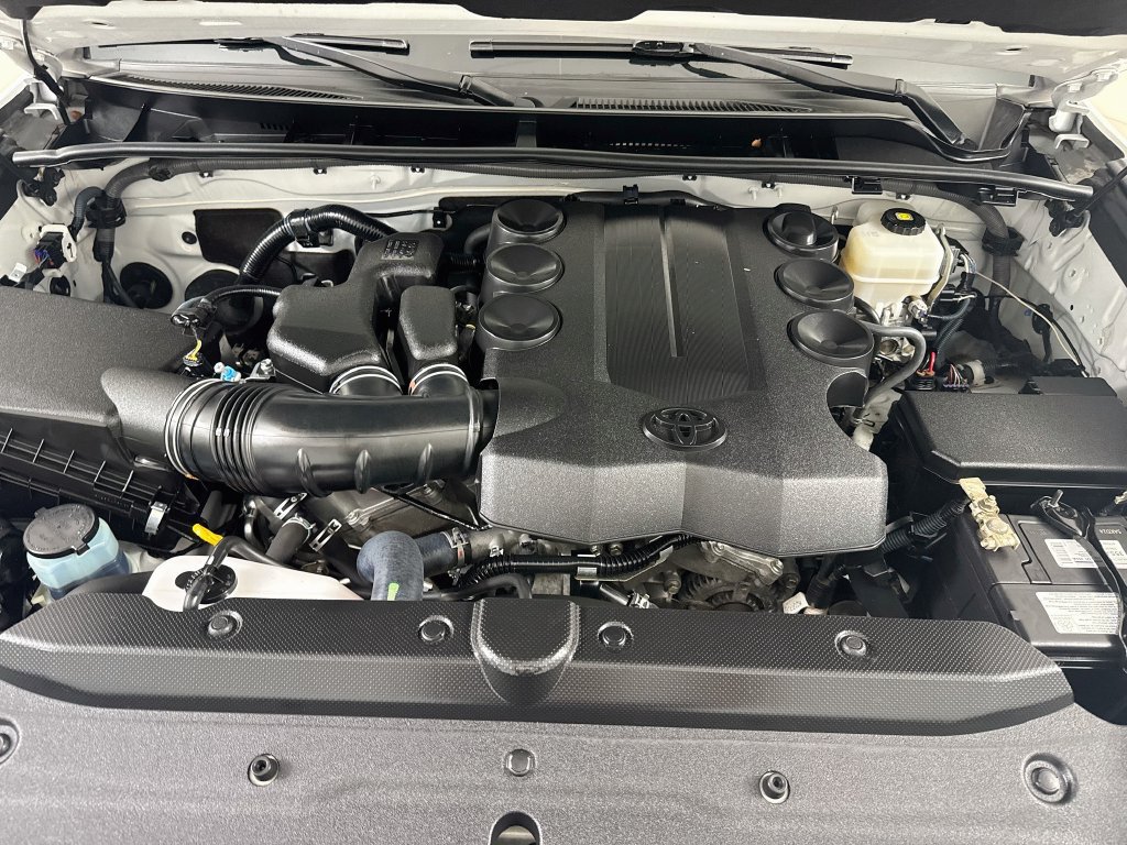 Used 2017 Toyota 4Runner SR5 AWD/4WD image 29