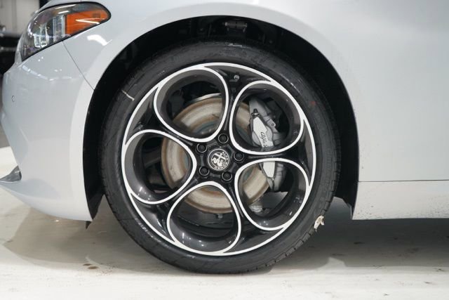 New 2025 Alfa Romeo Giulia AWD w/ Driving Assist Package image 11